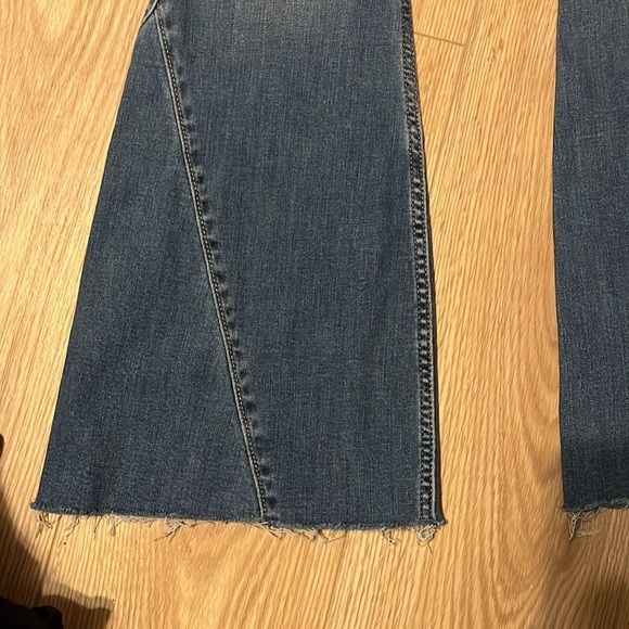 Hollister, high-rise flair Hollister vintage soft stretch, denim jeans - Picture 2 of 7